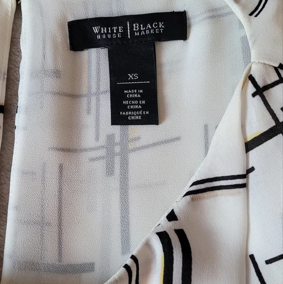 Withe blouse size XS (loose) - Picture 2 of 7